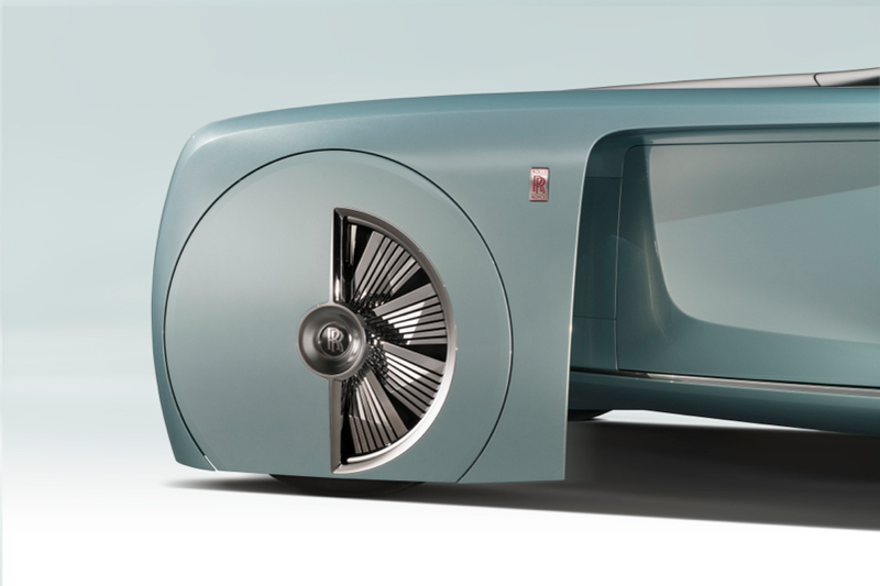 Illustration for article titled The Rolls-Royce 103EX Is A Bizarre Retro Gaze Into A Square-Wheeled Future